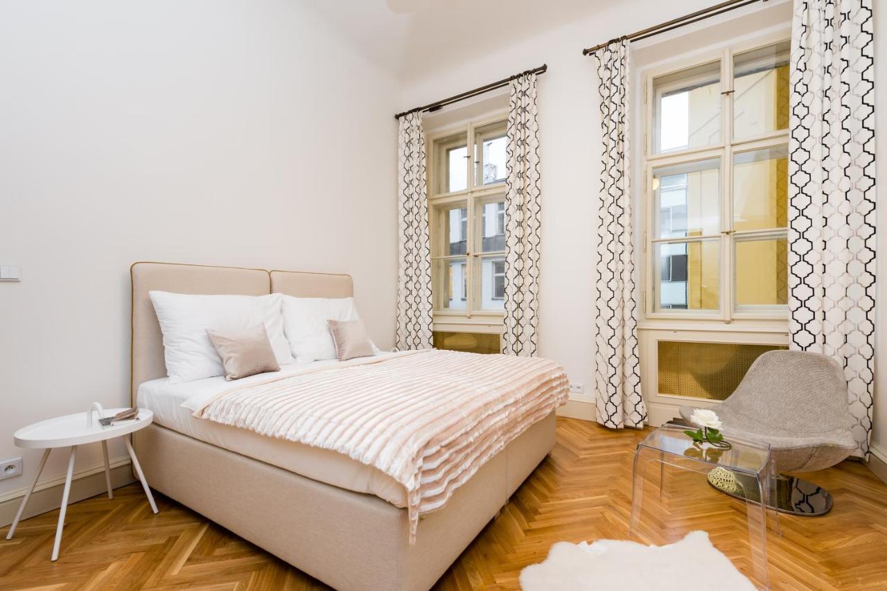 Grand Central Residence By Tkc Prag Exterior foto